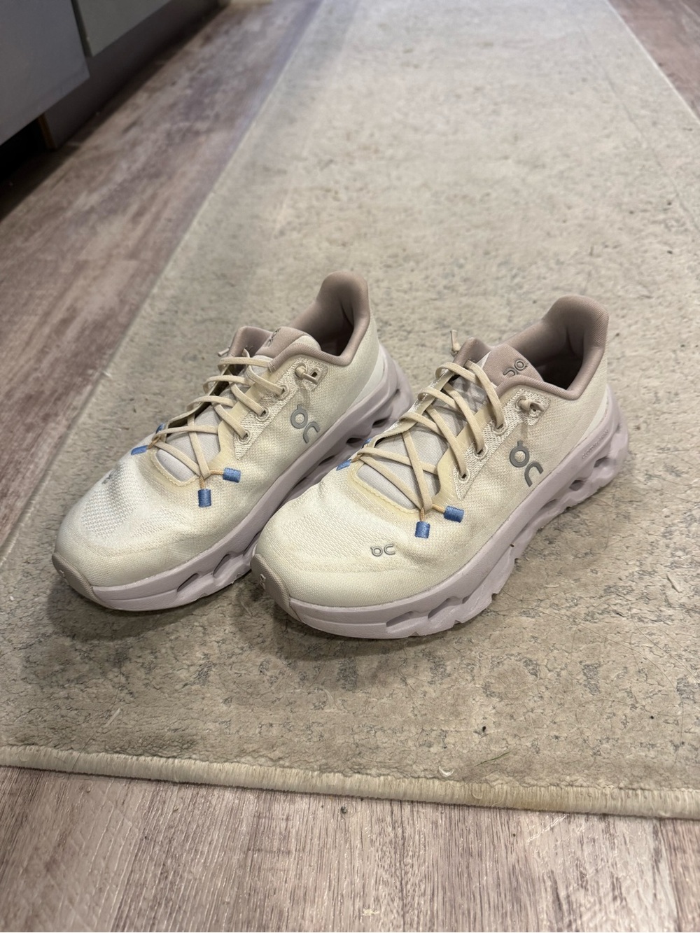 ON Cloudtilt Women's Cream & Lavender Running Shoes